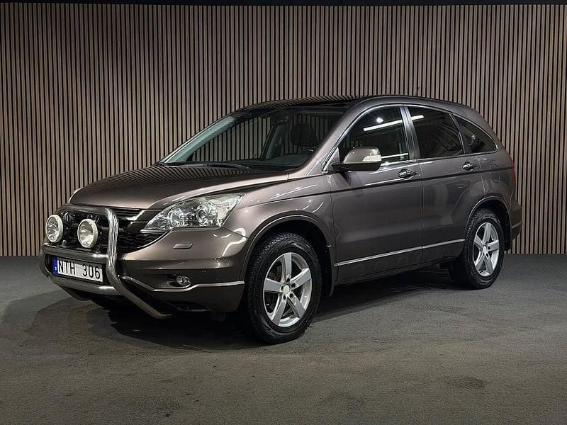 Grå Begagnad 2011 Honda CR-V Executive SUV | 129 000 kr (Dyr) - Bild 1/4