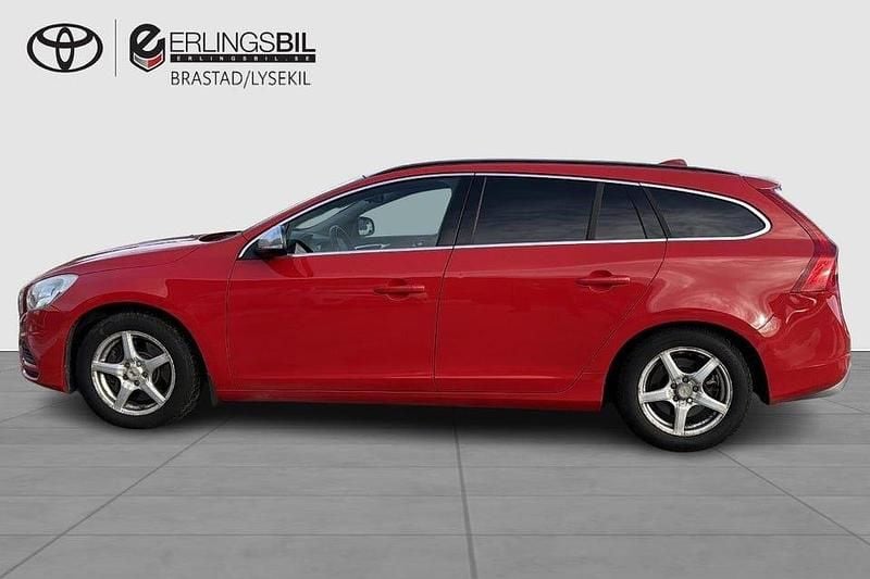 Begagnad Volvo V60 R-Design 215 HK (158 kW) 2011 Röd Kombi