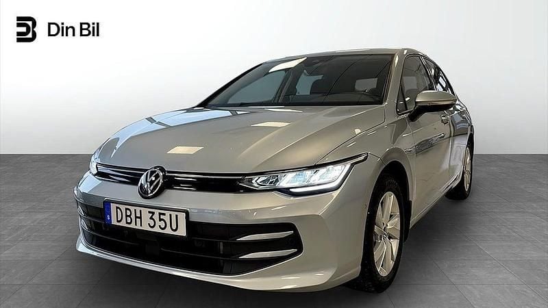 Silver Begagnad 2025 VW Golf VIII Life Kombi | 299 900 kr (Marknadspris) - Bild 1/4