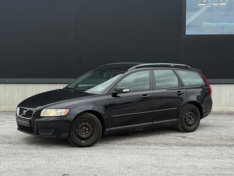 Begagnad Volvo V50 Kinetic 125 HK (91 kW) 2008 Svart Kombi