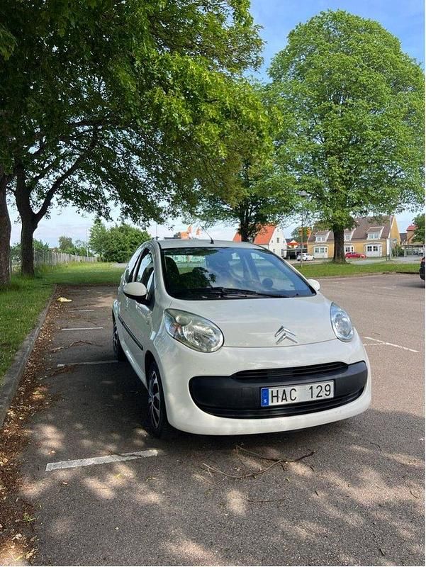 Vit Begagnad 2008 Citroën C1 Halvkombi | 21 000 kr (Marknadspris) - Bild 1/3