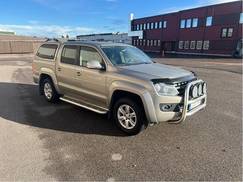 Brun Begagnad 2015 VW Amarok Highline Pickup | 132 000 kr (Bra pris) - Bild 1/4