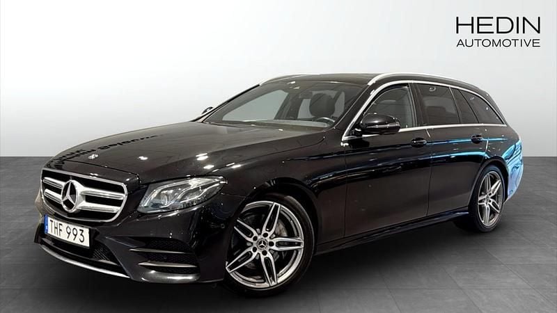 Svart (black) Begagnad 2018 Mercedes E200 AMG Kombi | 308 700 kr (Marknadspris) - Bild 1/4