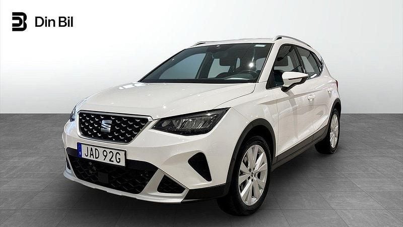 Vit (candy white) Begagnad 2022 Seat Arona Xperience SUV | 204 900 kr (Marknadspris) - Bild 1/4