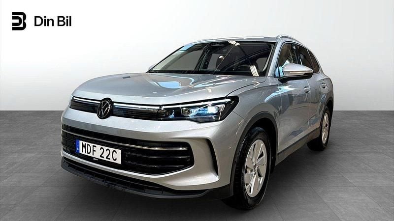 Silver Begagnad 2024 VW Tiguan Edition SUV | 379 900 kr (Dyr) - Bild 1/4