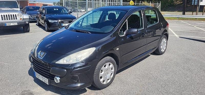 Svart Begagnad 2006 Peugeot 307 Halvkombi | 23 500 kr (Marknadspris) - Bild 1/4
