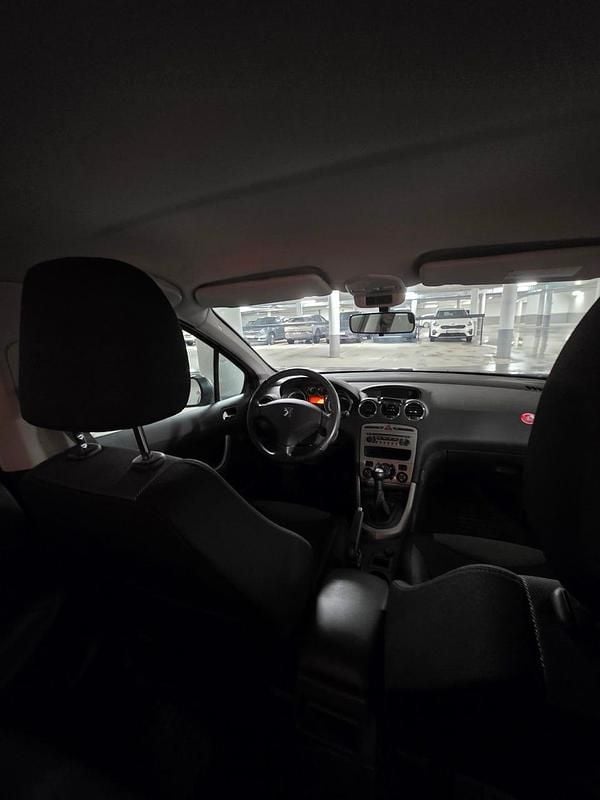 Begagnad 2010 Peugeot 308 Halvkombi | 23 000 kr (Superpris) - Bild 1/4