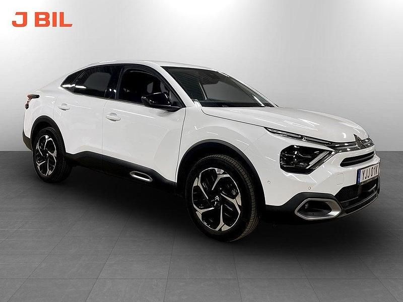 Vit Begagnad 2023 Citroën C4 X Shine SUV | 229 900 kr (Bra pris) - Bild 1/3