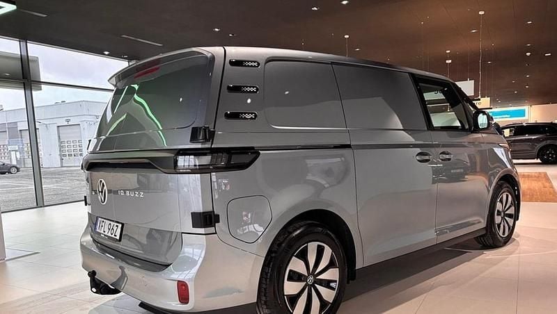 Ny VW ID. Buzz 210 kW (286 HK) 2026 Silver Minibuss