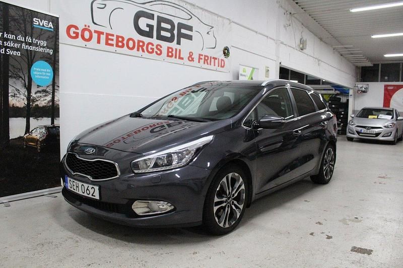 Grå Begagnad 2015 Kia Ceed Sportswagon Kombi | 89 900 kr (Marknadspris) - Bild 1/3