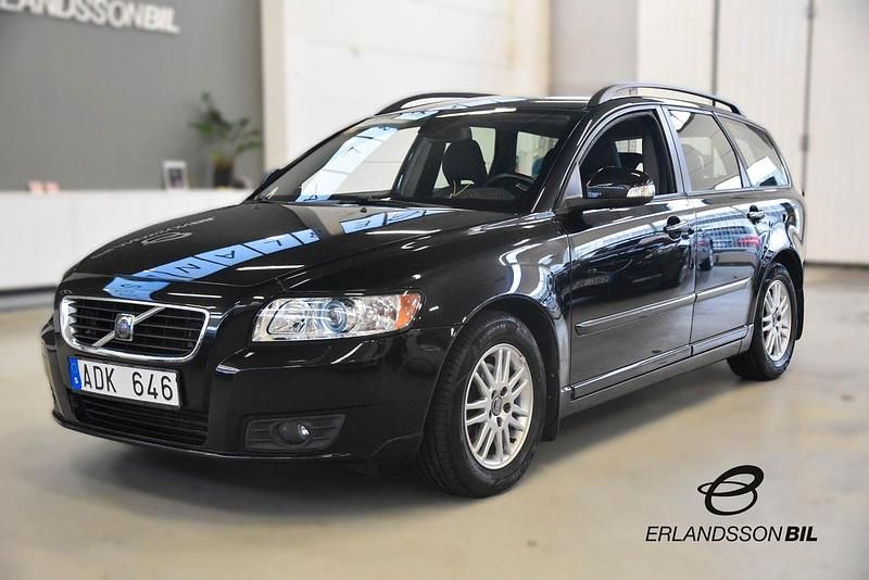 Svart Begagnad 2010 Volvo V50 Momentum Kombi | 79 900 kr (Lite dyr) - Bild 1/4