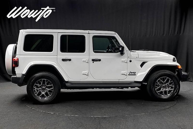 Begagnad Jeep Wrangler Unlimited 80th Anniversary 379 HK (278 kW) 2021 Vit SUV