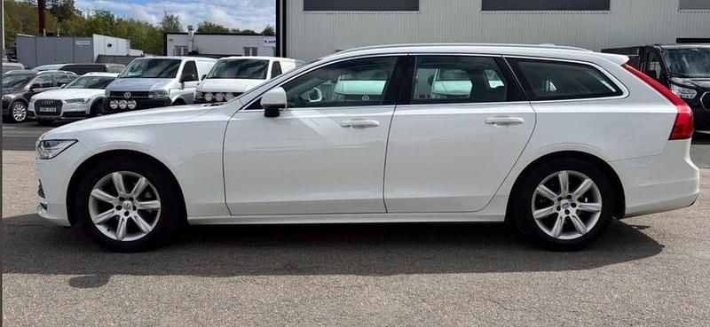 Vit Begagnad 2020 Volvo V90 Kombi | 134 000 kr (Lite dyr) - Bild 1/1