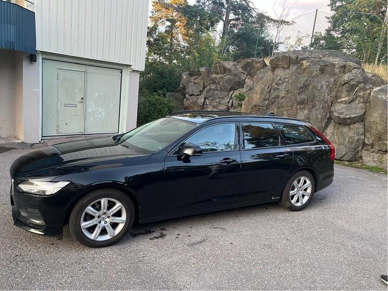 Svart Begagnad 2017 Volvo V90 Kinetic Kombi | 175 000 kr (Marknadspris) - Bild 1/4