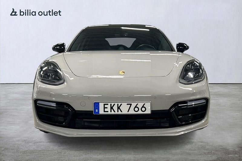 Begagnad Porsche Panamera 4 Sport Turismo 462 HK (339 kW) 2018 Grå Sedan