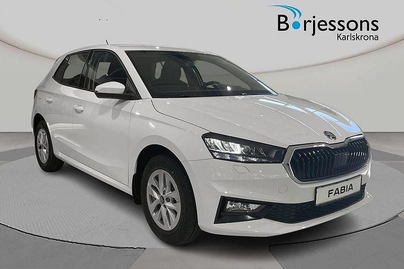 Vit Ny 2025 Skoda Fabia Selection Halvkombi | 255 000 kr (Marknadspris) - Bild 1/4