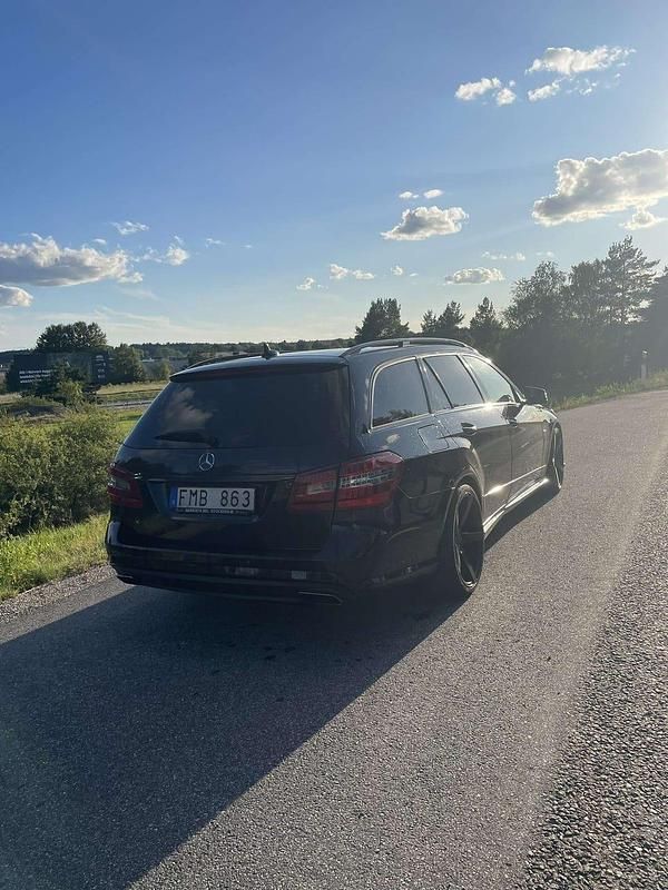 Begagnad 2011 Mercedes E250 Kombi | 75 000 kr (Marknadspris) - Bild 1/4