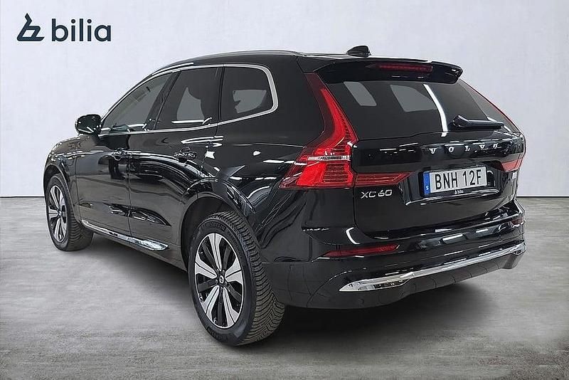 Begagnad Volvo XC60 Plus 253 HK (186 kW) 2022 Svart SUV