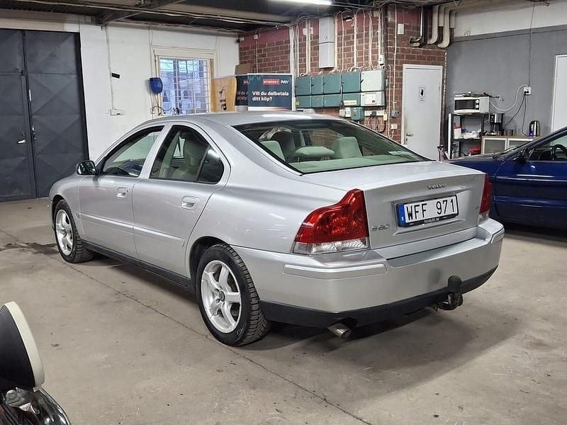 Begagnad Volvo S60 Business Edition 170 HK (125 kW) 2004 Ljusgrå Sedan
