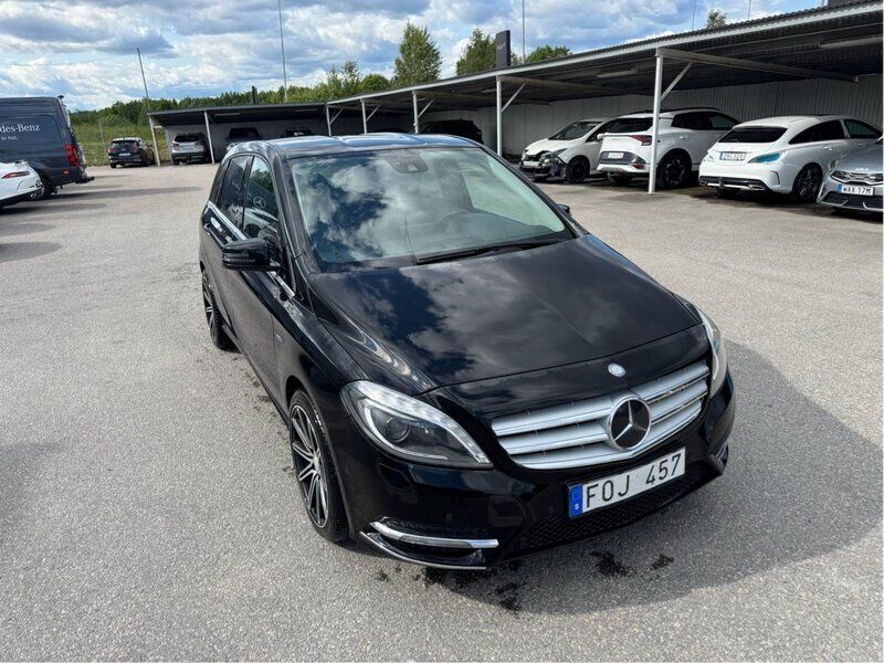 Begagnad 2012 Mercedes B180 Minibuss | 45 990 kr - Bild 1/4
