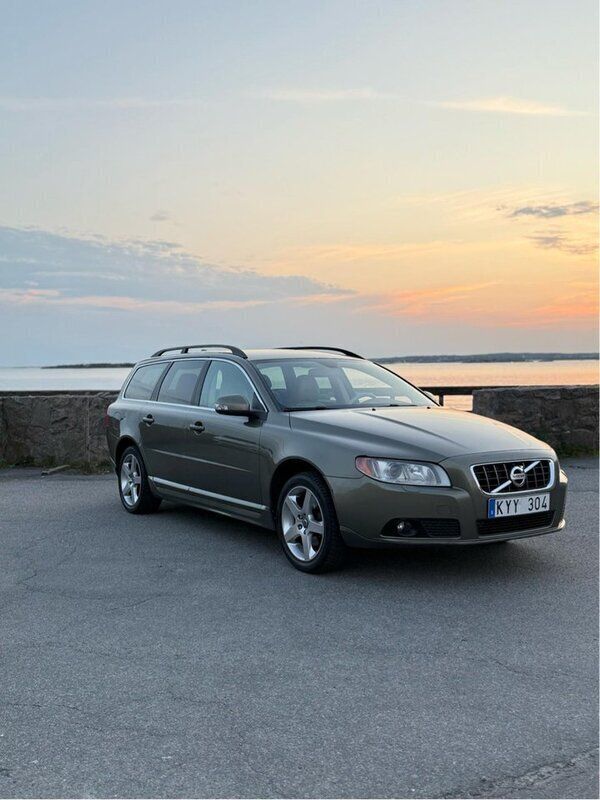 Grön Begagnad 2010 Volvo V70 Momentum Kombi | 60 000 kr (Bra pris) - Bild 1/4