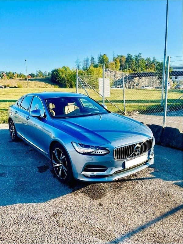 Blå Begagnad 2017 Volvo S90 Inscription Sedan | 225 900 kr (Marknadspris) - Bild 1/4