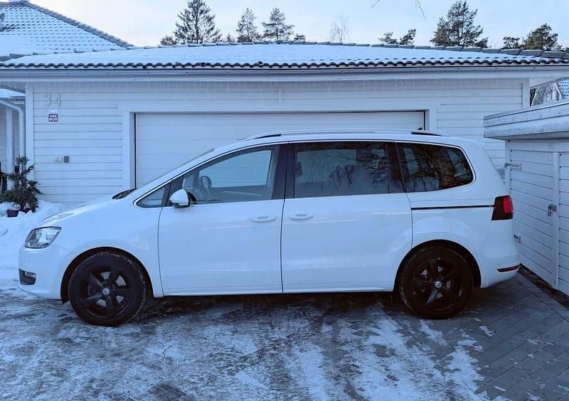 Begagnad VW Sharan 150 HK (110 kW) 2017 Minibuss