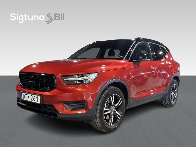 Röd Begagnad 2021 Volvo XC40 R-Design SUV | 374 900 kr (Dyr) - Bild 1/3