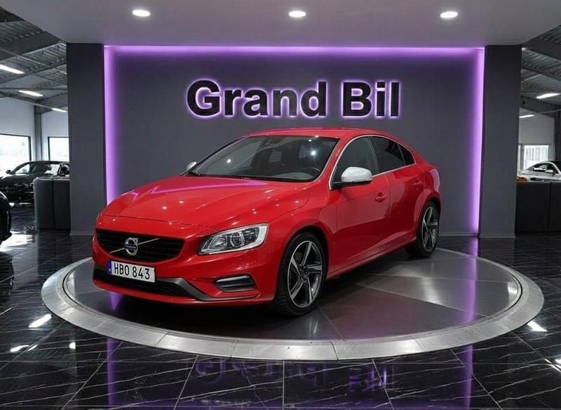Röd Begagnad 2016 Volvo S60 R-Design Sedan | 119 900 kr (Superpris) - Bild 1/4