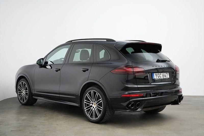 Begagnad Porsche Cayenne GTS 441 HK (324 kW) 2015 Svart SUV