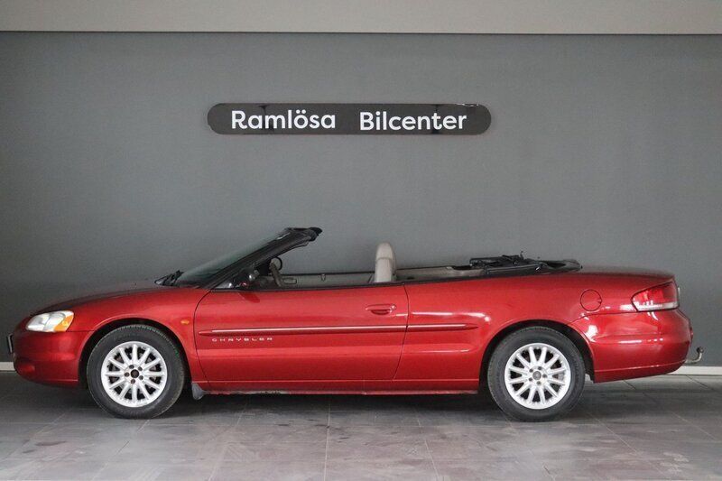Mörkröd Begagnad 2001 Chrysler Sebring Cabriolet Cab | 49 900 kr - Bild 1/4