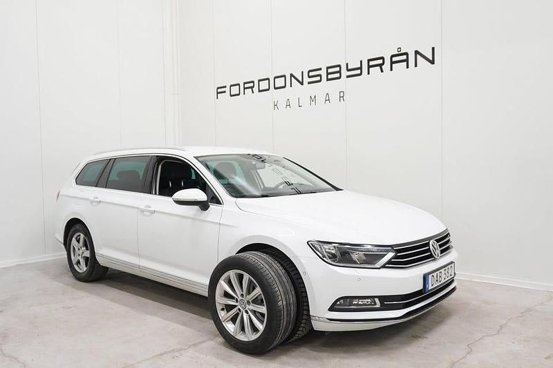 Vit Begagnad 2015 VW Passat Kombi | 124 800 kr (Marknadspris) - Bild 1/4