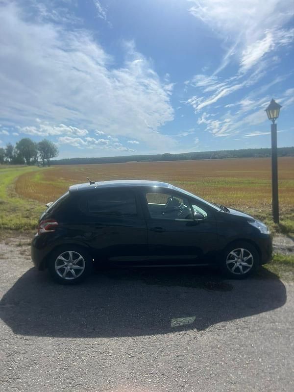 Begagnad Peugeot 208 82 HK (60 kW) 2013 Halvkombi