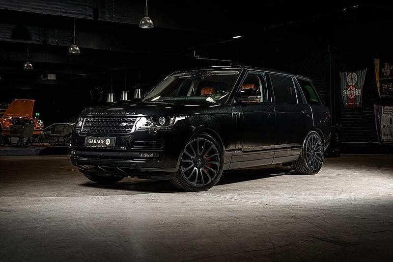 Svart Begagnad 2017 Land Rover Range Rover Autobiography SUV | 589 500 kr (Dyr) - Bild 1/4