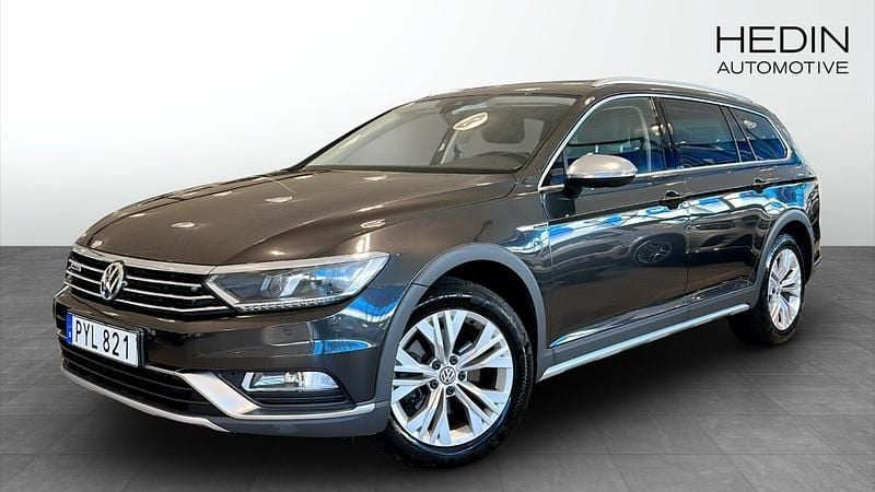 Mörkgrå (grey) Begagnad 2018 VW Passat Alltrack Kombi | 249 900 kr (Bra pris) - Bild 1/4