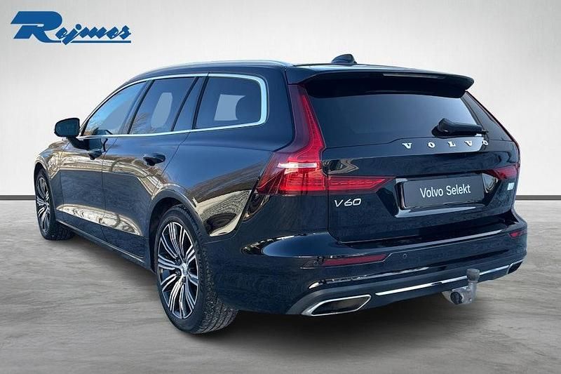 Begagnad Volvo V60 Inscription 341 HK (250 kW) 2021 Svart Kombi