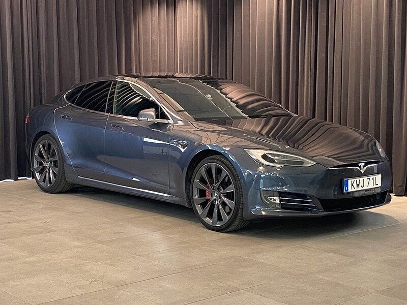 Grå Begagnad 2019 Tesla Model S Sedan | 439 000 kr (Marknadspris) - Bild 1/4