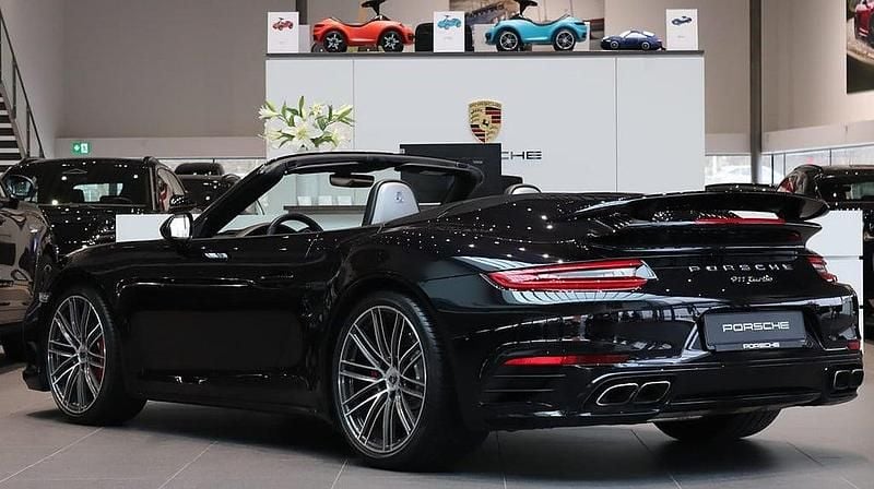Begagnad Porsche 911 Turbo Cabriolet 540 HK (397 kW) 2017 Svart Cab