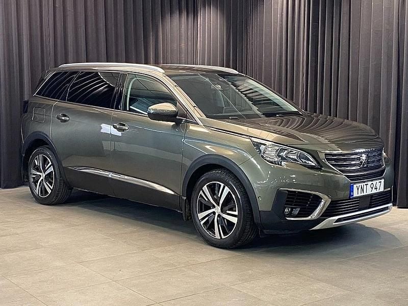 Mörkgrön Begagnad 2017 Peugeot 5008 Allure SUV | 209 500 kr (Marknadspris) - Bild 1/4