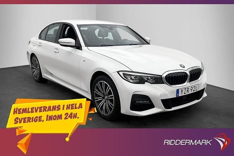 Vit Begagnad 2020 BMW 330e Sedan | 284 800 kr (Lite dyr) - Bild 1/3