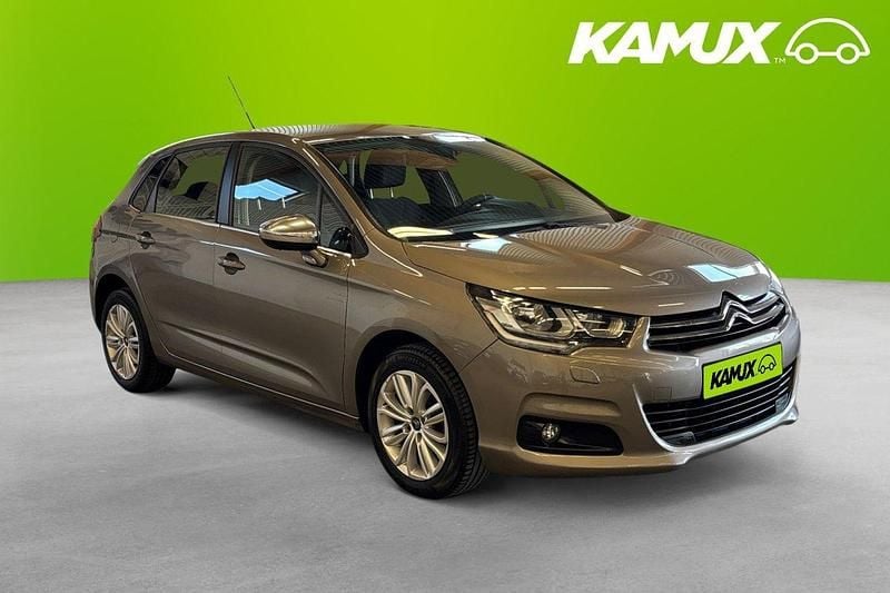 Silver/grå Begagnad 2016 Citroën C4 Halvkombi | 93 800 kr (Marknadspris) - Bild 1/4