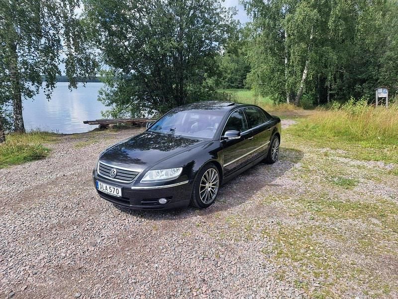 Svart Begagnad 2006 VW Phaeton Sedan | 79 000 kr - Bild 1/4