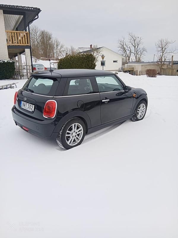 Begagnad Mini ONE 102 HK (75 kW) 2016 Halvkombi
