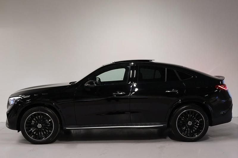 Ny Mercedes GLC300 AMG line 258 HK (189 kW) 2025 Svart Sportkupé