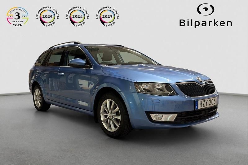 Blå Begagnad 2015 Skoda Octavia Ambition Kombi | 109 990 kr (Marknadspris) - Bild 1/4