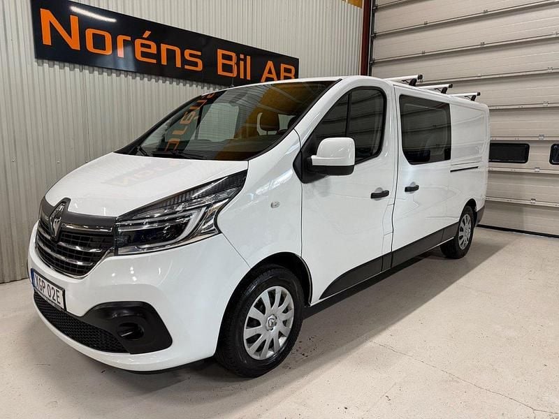 Vit Begagnad 2021 Renault Trafic Van | 299 000 kr - Bild 1/4