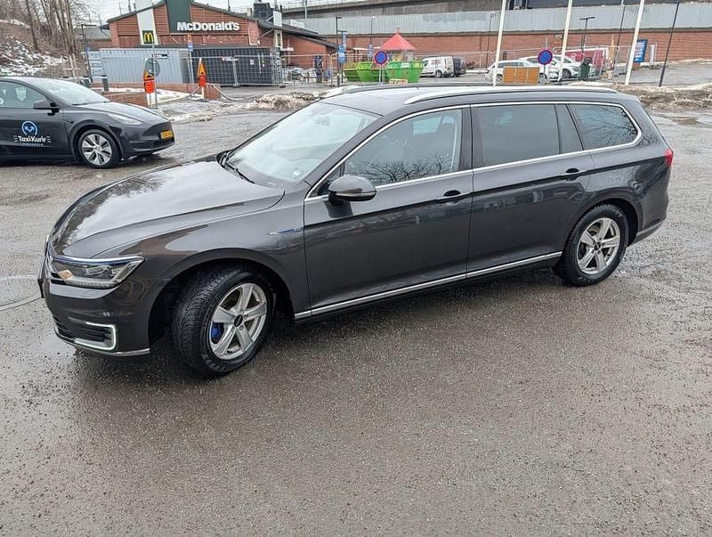 Begagnad VW Passat GTE 218 HK (160 kW) 2018 Kombi