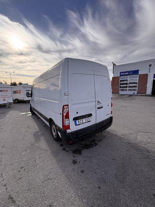 Vit Begagnad 2018 Renault Master Van | 139 000 kr (Bra pris) - Bild 1/4