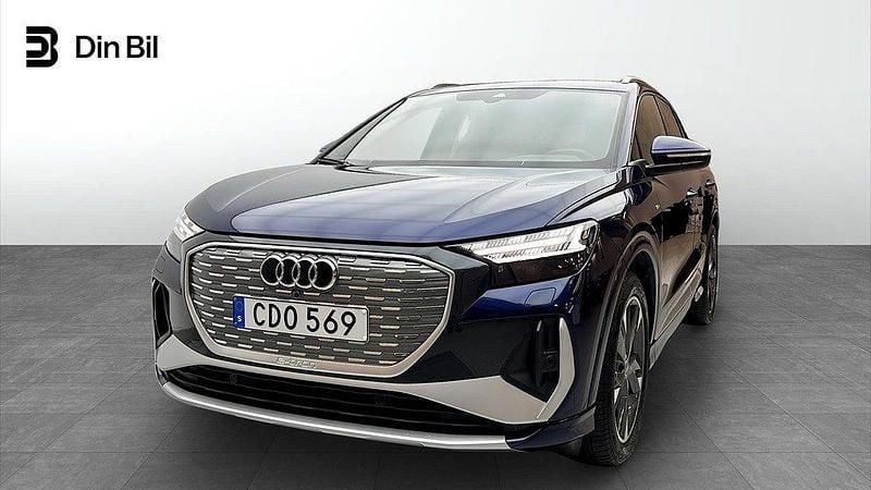 Navarrablå metallic Begagnad 2022 Audi Q4 e-tron Proline SUV | 419 000 kr (Bra pris) - Bild 1/4