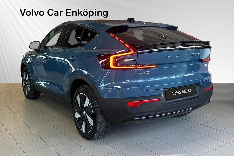 Begagnad Volvo EC40 Core 188 kW (256 HK) 2024 Blå SUV